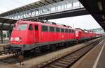 110 459-0 mit Schadzug und 2 x 120 und Wagen in Ulm am 12.07.2014.