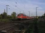 111 037-8 fhrt mit der RB32530 nach Regensburg an Ost vorbei.