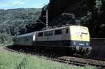 111 016-2 mit Nahverkehrszug auf der Geislinger Steige am 16.06.1996.
