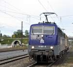 111 107-9 der RBL in G�nzburg, gemeinsam mit Smart rail 111 057-6 oder 111 216 am 28.04.2024.
