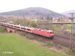 Eine 112 mit Puma-Garnitur verlsst gemnden als RE Frankfurt/Main.