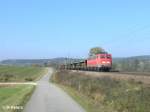 140 590-1 zieht bei Plling ein leeren autotransportzug.