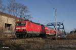 143 868-8 schiebt die RB11 Frankfurt/Oder ber die Oder-Spress-kanal Brcke in Eisenhttenstadt.