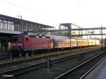 143 824-1 wartet im Regensburger HBF mit der RB32535 Landsberg (Bay) HBF  09.09.09