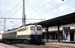 150 028-9 mit Nahverkehrszug in Göppingen im August 1991.