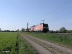 152 036-0 + 233 698 und gemischten Gterzug nach Landshut bei Kfering.