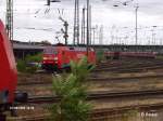 152 058 rollt vom Rangierbahnhof komment am Neusser HBF vorbei.