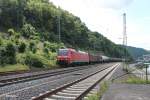 152 019-6 zieht beim Loreley Betriebsbahnhof einen gemischten Güterzug.