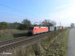 152 125-1 zieht ein Containerzug durch die kurve bei Plling.