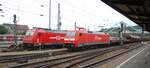 152 026-1 mit einem gemischtem Güterzug und in Bereitschaft am Prellbock HGK 2052  15 584-0 in Ulm am 03.07.2008.