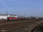 155 159-7 durchfhrt Leipzig Schnefeld mit einem gemischten Gterzug.