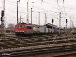 155 096-1 wartet mit ein Containerzug in Frankfurt/Oder.