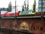 182 005-9, die Fontane-Lok bei der Jannowitz Brücke in Berlin am 24.10.2019.