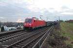 185 376-1 mit gemischten Gterzug bei Hattenheim am Rhein.