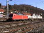 185 079-5 durchfhrt Gemnden mit ein Containerzug.