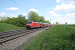 185 053-6 mit einem Autotransportzug bei Pölling.