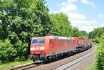 185 018-9 mit Winner Aufliegerzug in Ulm am 06.06.2013.