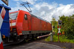 Die 185 192-2 (91 80 6185 192-2 D-DB) der DB Cargo AG f�hrt am 20 Mai 2026 mit einem gemischten G�terzug durch Kirchen/Sieg in Richtung Siegen, vermutlich mit dem Ziel Kreuztal.

Die TRAXX F140 AC wurde 2004 bei Bombardier in Kassel unter der Fabriknummer 33682 gebaut.