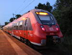 Am frühen Morgen des 14.07.2022 stand 442 351 als S1(Warnemünde-Rostock)um 04.17 Uhr in Rostock-Bramow