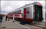 Auch die SNCF modernisiert ihre Reisezugwagen und pr�sentiert sie in einem neuen Outfit (63 87 99-72 001-3 Su, RIC: F, D, A, B, NS, It, L, CH, H�chstgeschwindigkeit 160 km/h; INNOTRANS 2010 Berlin