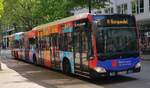 Gelenkbus der Hamburger Hochbahn auf dem Weg nach Burgwedel