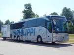 Mercedes Tourismo von Philippi aus Deutschland mit Anhänger in Sassnitz.