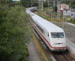 808 022-8  Eberswalde  als ICE 1049 von Köln Hbf nach Ostseebad Binz bei der durchfahrt im Haltepunkt Rostock-Kassebohm.30.06.2018