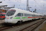 411 007-8 als  ICE 52985 (Rostock-Hamburg)bei der bereitstellung am 12.03.2021 im Rostocker Hbf.