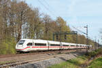 ICE Tz 9471 (0812 071-0) kommt aus Hamburg angerauscht. Tostedt - Dreihausen, 22.04.2023.