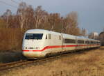 401 567-3 als ICE 831 von Warnemünde nach Berlin-Südkreuz bei der Durchfahrt in Rostock-Lichtenhagen.20.01.2024