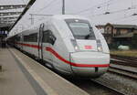 812 211-7 als ICE 203(Binz-Karlsruhe)kurz vor der der Ausfahrt im Rostocker Hbf.22.03.2024