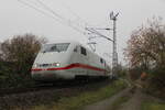 ice/867343/401-012-6-als-ice-1073-von 401 012-6 als ICE 1073 von Ostseebad Binz nach Berlin Südkreuz in der Güterumgehung unweit vom Rostocker Hbf.10.11.2024