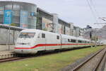 402 004-6 als ICE 1979 von Warnem�nde nach Berlin Gesundbrunnen bei der Durchfahrt in Warnem�nde-Werft.16.08.2026