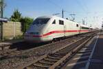 ICE 401 069 rauscht durch Bad Krozingen am 30 Mai 2019.