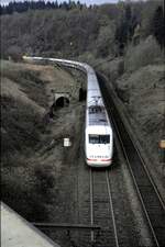 ICE 1 auf der Geislinger Steige am 15.11.2001.