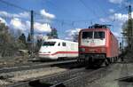 ICE 1 und 120 110-2 in Ulm am 23.04.1999.