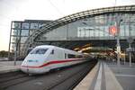 ICE 2 mit Namen  Wuppertal  im Hbf Berlin am 30.09.2013.