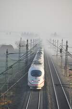 403 im Morgendunst bei Neu-Ulm Pfuhl am 21.11.2009.