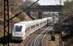ICE 4 mit grüßendem Tf auf der Geislinger Steige am 26.03.2022.