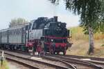 Am 4 September 2022 treft VSM 64 415 mit ein Mat'24 Personenzug in Beekbergen ein.