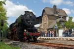 Die 52 8134-0 der Eisenbahnfreunde Betzdorf im Bahnhof Ingelbach/Ww am 13.05.2012.