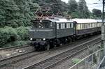 E 04 20 mit historischem Rheingoldzug in Bingen am 18.06.1995.