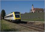 Der DB 612 053 und ein weiterer bei der barocken Wallfahrtskirche Birnau auf dem Weg Richtung Friedrichshafen.