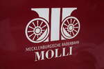 Mecklenburgischer Bäderbahn Molli Logo am 23.09.2023 in Bad Doberan fotografiert.