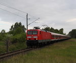 114 040(Cruise Train Berlin)mit Sonderzug 13290 von Warnemnde nach Berlin-Ostbahnhof bei der Durchfahrt am 14.05.2016 im Haltepunkt Rostock-Lichtenhagen.