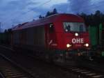 Nachtaufnahmen/91522/ohe-lok-er20270082kurz-nach-der-ankunft-um OHE-Lok ER20(270082)kurz nach der Ankunft um 05.50 Uhr im Bahnhof Rostock-Bramow.(28.08.10)