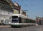 . CityFlex-Stra�enbahn 887 am Augsburger Ulrichsplatz. Die CityFlex-Tram geh�rt zur Cityrunner-Familie von Bombardier. 2605.2012 (Matthias)