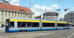 Straßenbahn / Stadtverkehr; Leipzig;     NGT 8 Nr.1109 von DWA Baujahr 1995 mit NB4 Nr.929 von Bombardier Baujahr 2001 in der Hst Leipzig Hbf am 27.07.2019.