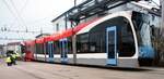 Straßenbahn / Stadtverkehr  Ulm;  Der Combino Nr.45 kehrt von der Reparatur zurück und wird auf das Gleis gesetzt.