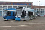 6N1 Wagen 689 und 6N2 Wagen 608 waren am Nachmittag des 08.02.2019 auf dem Geländer der Rostocker Straßenbahn abgestellt.